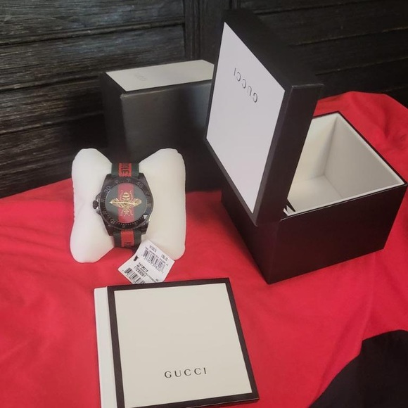 GUCCI Dive 45MM SS Bee Embroidered Dial Nylon Men’s Watch - Picture 2 of 5